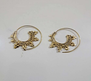 Pendientes de latón de aro tribal Pendientes de latón étnicos-Bucle bohemio Aspecto hermoso Estilo de moda GC-ER-441 para mujeres Uso de regalo - Product Image 1