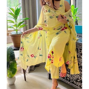 Hermoso conjunto de fiesta con top y pantalón con dupatta, talla XS, para un look elegante - Product Image 5