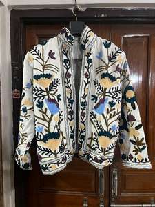 Veste en tissu velours doux Suzani, veste à fleurs brodées avec doublure en coton, veste d'hiver unisexe, manteau - Product Image 4