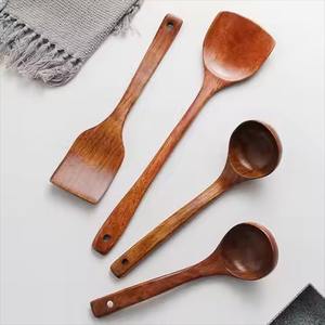 Cuillère de service élégante en bois, outil de cuisine naturel fait à la main pour remuer, mélanger le riz, le curry, la soupe, la salade - Product Image 1