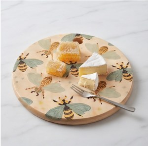 Planche à découper ronde en bois avec motif abeille imprimé et trou de suspension - Product Image 6