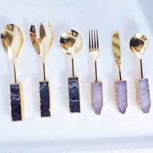 Últimos sets de servidores de ensalada artesanales con patrón moderno de mascota Feng Shui, figuras únicas de ágata natural, cuarzo rosa y amatista. - Product Image 3