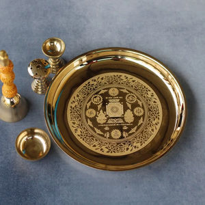 Juego de Pooja de Latón Estilo Art Deco para Celebraciones de Kirtan, Bodas y Diwali - Product Image 1