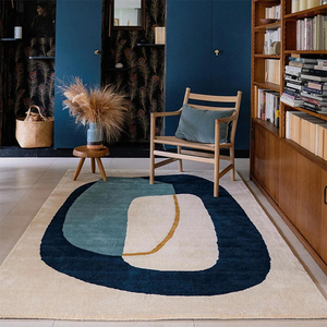 Tapis en laine abstrait fait main sur mesure |   Tapis design moderne pour la maison et le commerce |   Écologique, résistant aux taches, antidérapant, moyen - Product Image 1