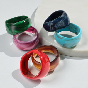 Bracelets Bohèmes Colorés en Résine Écologique pour Femmes - Artisanat Artistique au Design Original, Finition Émaillée, Logo et Taille Personnalisables - Product Image 5
