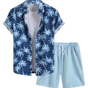 Conjunto de dos piezas con estampado de palmeras para hombre, camisa de manga corta con botones y pantalones cortos con cintura elástica, conjunto ligero para la playa - Product Image 1