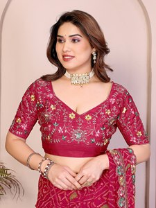 Sari de Seda Rosa Bordado con Diseño Floral, Traje Tradicional Indio y Pakistaní para Bodas, Largo hasta el Suelo, Corte Regular - Product Image 3