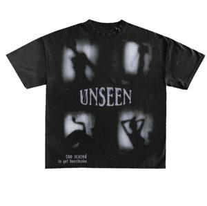 Camiseta Oversize de Corte Cuadrado para Hombre, de Gramaje Pesado, con Estampado Serigrafiado, Lavado Ácido con Efecto Piedra Preciosa y Desgastado por el Sol, de Fabricantes de Ropa Personalizada - Product Image 4