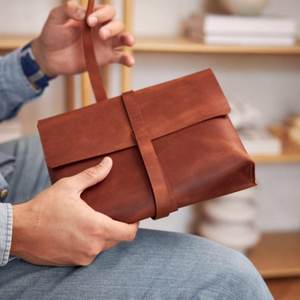 Fabricant de couvertures de livres en cuir véritable faites à la main de luxe avec logo personnalisé, vente en gros de pochettes pour carnets, sacs à livres rechargeables LBC-0025 - Product Image 3