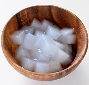 Cubos de Nata de Coco en Almíbar Ligero de Larga Duración, Ideales para Mercados de Exportación - Product Image 1
