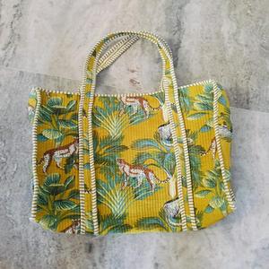 Quilted Cotton Geometric Pattern Tote Bag with Zipper Closure Shopping & Travel Bag - Product Image 1