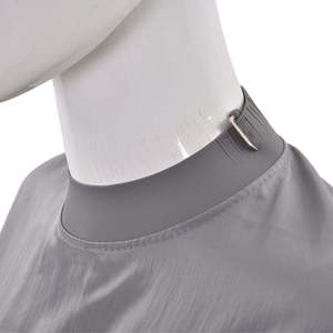 Vente en gros de capes de barbier personnalisées avec logo, imperméables, en nylon/polyester, durables et écologiques - Product Image 2