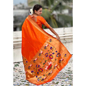 Sari de Seda Paithani Naranja con Diseño de Borde Grande de Estilo Mixto, Tejido con Hilo Zari, Ropa India y Pakistaní, Tejidos de Élite, 700g - Product Image 3