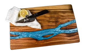 Planche à découper de luxe en bois d'olivier et résine époxy faite à la main taille personnalisée, bloc de cuisine coloré - Product Image 3