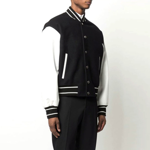 แจ็คเก็ตวาร์ซิตี้แบบมีฮู้ดสำหรับฤดูหนาว ดีไซน์ใหม่ สีพื้น แต่งลายการ์ตูนแบบปะติดปะต่อ  ผลิตจากผ้าขนสัตว์ 100% เป็นมิตรต่อสิ่งแวดล้อม สามารถใส่กลับด้านได้ - Product Image 3
