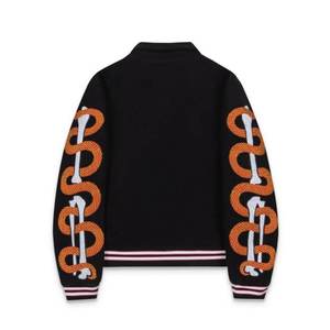 Chaqueta Varsity Marrón para Hombre con Apliques de Esqueleto, Mangas de Cuero PU, Estilo Urbano de Invierno, Cuello Mandarín, Logotipo Frontal, Forro de Algodón - Product Image 4