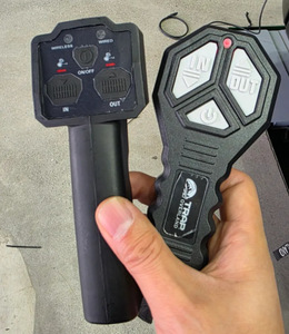 Winche eléctrico TRAP OVERLAND de 13500 libras, 12V, con cuerda sintética, para camiones 4x4, remolques, todoterreno. - Product Image 3