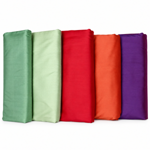 Tissu en soie tissé à la main de qualité supérieure, textile traditionnel, plusieurs couleurs, pour les saris, les vêtements et la décoration intérieure - Product Image 1