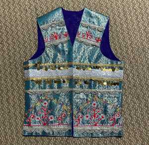 Gilet noir pour homme à col en V, style vintage, broderie ethnique effet miroir - Product Image 2