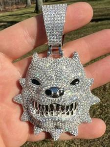 Pendentif Pitbull Furieux en Moissanite Glacée Plaqué Rhodium, Bijou Hip Hop, Cadeau Personnalisé pour Hommes et Femmes - Product Image 4