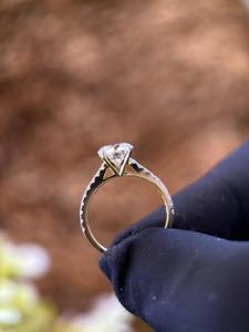 Anillo de Diamante Cultivado en Laboratorio de Oro Sólido de 14K con Diseño Clásico, Corte Brillante, Baño de Rodio, Engaste Seguro con Puntas, para Bodas de Lujo - Product Image 3