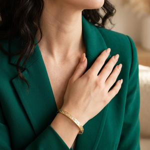 กำไลข้อมือทองคำแท้ 18k สีเหลืองทอง ประดับเพชรแท้ทรงกลมรูปเลข 8 ดีไซน์บางเฉียบ สำหรับผู้หญิง คุณภาพเยี่ยม จัดส่งรวดเร็ว - Product Image 3