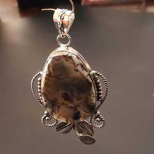 Colgante de Plata de Ley Chapado en Oro Hecho a Mano con Ágata Dendrítica y Engaste Vintage, Joyería Elegante Boho para Compromiso o Declaración - Product Image 4