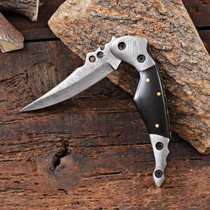 Cuchillo Plegable de Acero de Damasco con Mango de Cuerno de Toro, Funda para Transporte Vertical, Cuchillo de Bolsillo EDC para Caza y Camping, Punta Biselada, OEM/ODM - Product Image 4