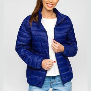 Chaqueta de Invierno Acolchada para Mujer, Estilo Bomber, Brillante, con Cierre de Cremallera y Capucha, Personalizable con Logotipo OEM/ODM, Tejido Liso Teñido - Product Image 1