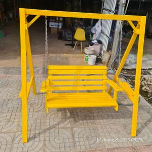 Banc de balançoire de jardin en acier peint en poudre jaune pour 3 personnes, design moderne, mobilier de jardin - Product Image 1