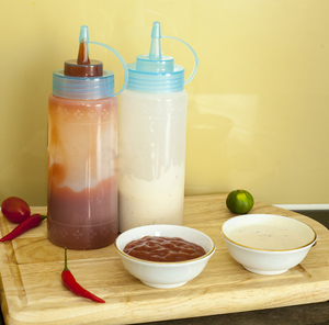 Bouteilles de sauce à presser sans BPA 450 ml LDPE, récipients à condiments faciles à presser avec bouchon à vis, pour la maison et les restaurants, rechargeables - Product Image 1