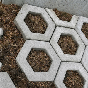 Moule en plastique hexagonal pour dalle de béton avec trou hexagonal - Product Image 5