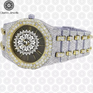 Montre en diamant moissanite très demandée pour les occasions professionnelles, décontractées, les fêtes, les mariages et le port quotidien de luxe, disponible à la vente - Product Image 4
