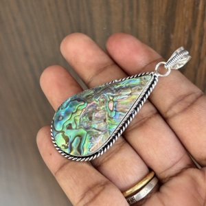 Pendentifs et breloques uniques en coquille d'ormeau naturelle de style bohème, bijoux élégants et originaux, collier serti pour femme - Product Image 3