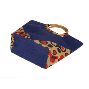 Bolsa de Yute Azul Mediana Eco-World con Diseño de Puntos Rojos y Asas de Madera para Uso Diario y Compras - Product Image 3