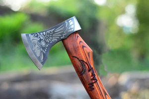 Hacha de Camping Premium Hecha a Mano para Exteriores con Cabeza de Acero Grabada y Mango de Madera, Hacha de Grado Industrial y para Bricolaje - Product Image 2