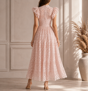 Robe midi rose en dentelle à col rond sans manches, motif floral, coupe régulière, écologique, style romantique, coupe trapèze, pour usage quotidien, été, fabriquée au Vietnam - Product Image 5