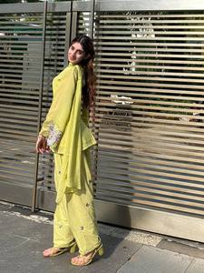 Ensemble de robe ethnique traditionnelle indienne et pakistanaise pour femmes, en coton jaune, coupe ample, longueur cheville, tenue décontractée d'été - Product Image 4