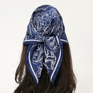 Cache-cou de cyclisme respirant à carreaux personnalisé pour toutes les saisons, foulard carré 55x55 en soie et polyester, bandana - Product Image 4