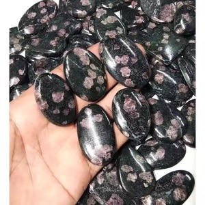 Piedras sueltas de rubí negro natural en forma de cabujón, mezcla de formas, para la fabricación de joyas, precio al por mayor, lote de piedras preciosas pulidas a mano. - Product Image 1
