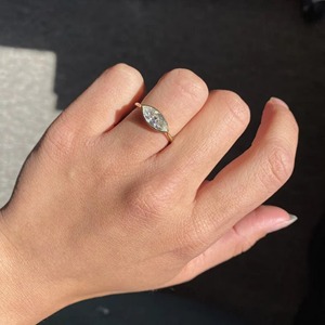 Anillo de Compromiso Solitario con Diamante Marquise de 2 Quilates, Cultivado en Laboratorio, Certificado IGI, Oro Amarillo Sólido de 14K, Engaste en Bisel - Product Image 6