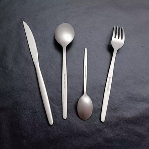 Juego de cubiertos fantástico y muy vendido, con acabado de alto brillo que aporta sofisticación, seguro para el uso diario en el hogar. - Product Image 4