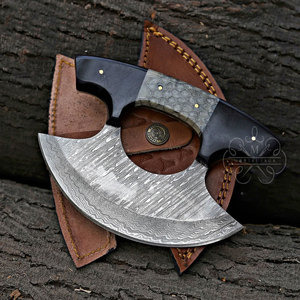 Couteau à pizza artisanal en acier carbone forgé Damas, couteau de cuisine ULU personnalisé avec manche en bois - Product Image 1