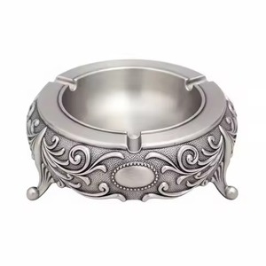 Cendrier en métal fait main moderne avec design personnalisable - Support élégant pour fumeurs pour la décoration de la maison, du bureau ou de l'hôtel - Product Image 6