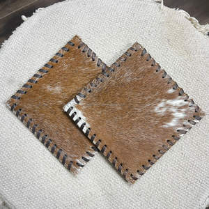 Sous-verres de luxe faits main de style western en cuir de vachette à poils, doux et résistants à la chaleur, pour les salons de thé et les cafés. - Product Image 5