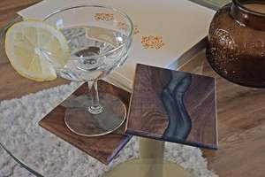 Posavasos de Madera de Nogal Hecho a Mano con Resina Epoxi, Acabado Sellador de Madera Natural, Resistente al Agua, Fácil de Limpiar, Sin Manchas - Product Image 3