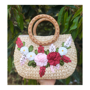 Sac à main bohème en jacinthe d'eau avec embellissement floral, mini sac vintage d'été pour femme, fermeture éclair, poignée ouverte, style porté à la main - Product Image 1