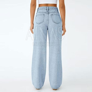 Jeans Mom Fit de haute qualité avec taille haute classique, silhouette décontractée, coupe confortable pour un usage quotidien et des tenues tendance - Product Image 3