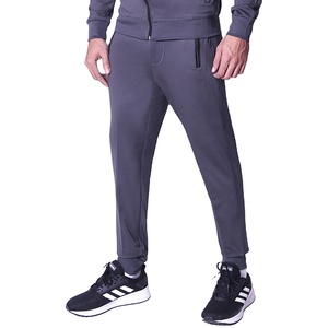 Ensemble de survêtement pour homme, sweat-shirt à capuche élégant et pantalon de jogging pour la course à pied, l'entraînement et la mode de rue - Product Image 4