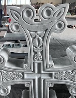 Pierre tombale en marbre blanc ornée de style américain, croix arménienne Khachkar, grande pierre sculptée commémorative avec Arbre de Vie